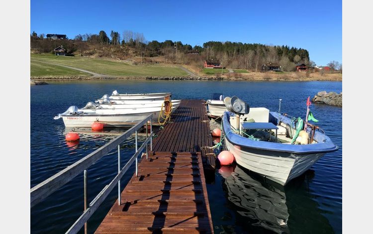 Lillevik Hytter Boats in harbour